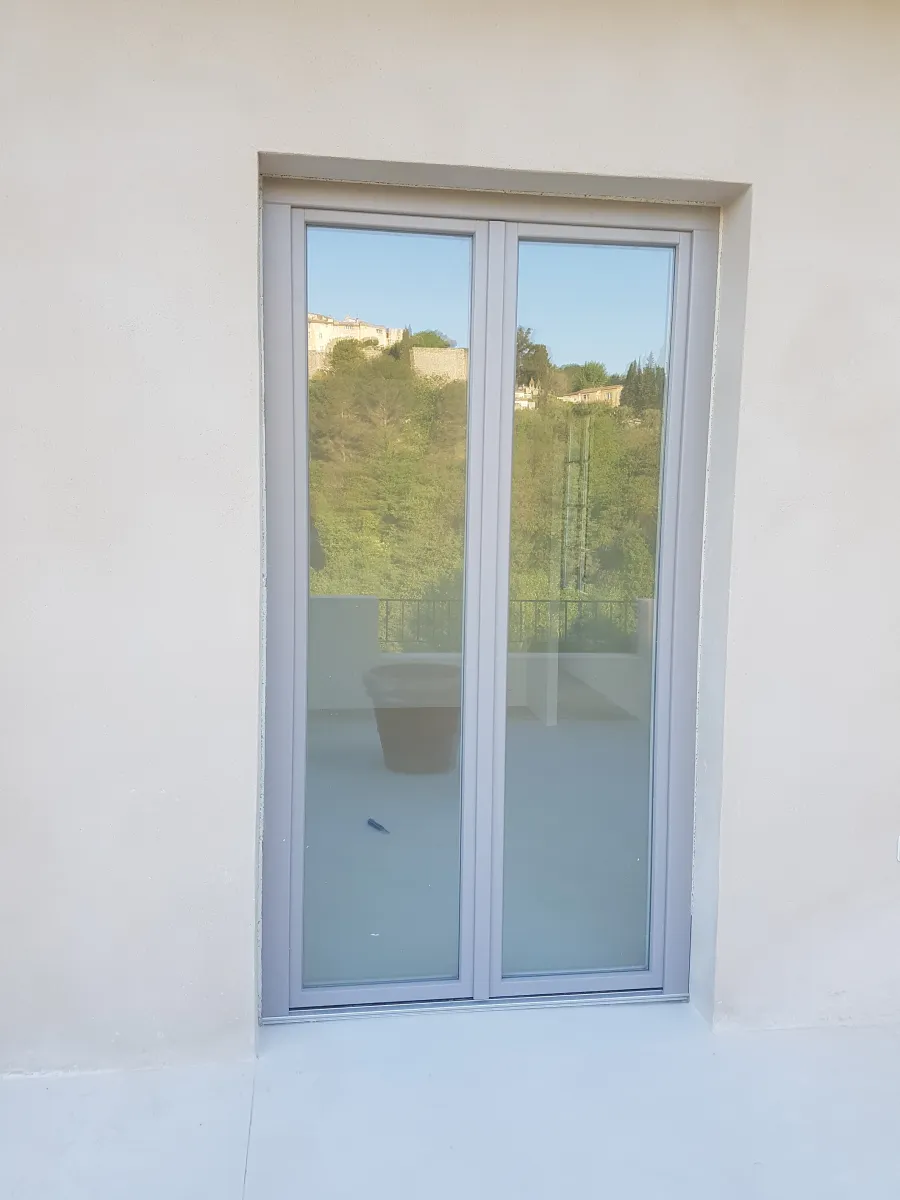 Bp Omni Pose De Fenetre Alu Pvc Bois A Versailles Fenetres Img 02